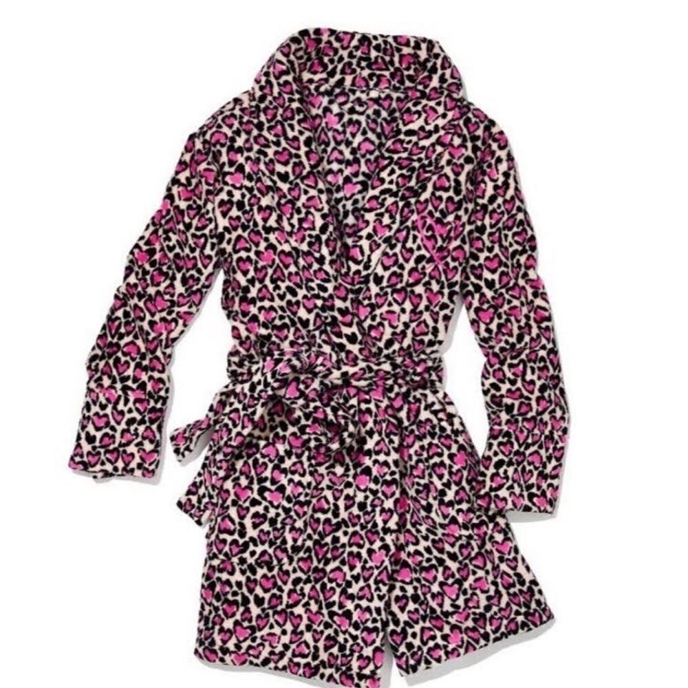 Victoria’s Secret cozy pink heart leopard robe M/L